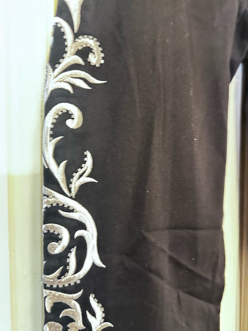 Cache Black Skirt with Clean Front Seam - Picture 2 of 4